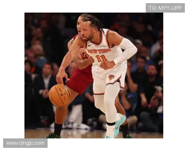 骑士第三节强势反弹单节狂砍37分追平尼克斯米切尔独得21分展现绝佳状态