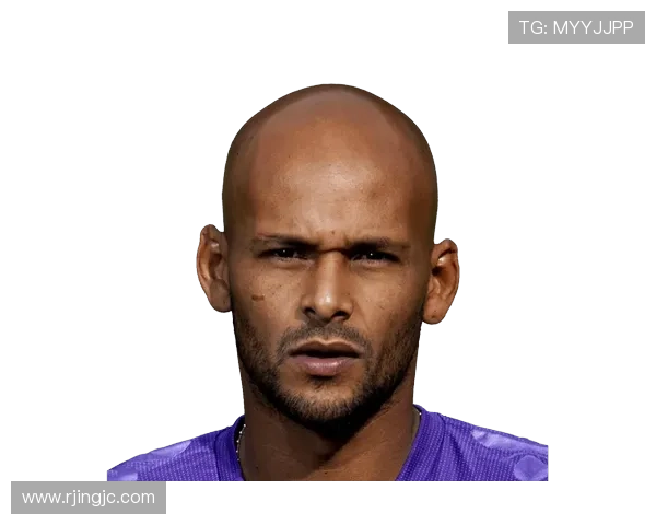 乌拉圭球员奥利维拉积极参与慈善活动助力食品篮分发希望温暖更多需要帮助的人